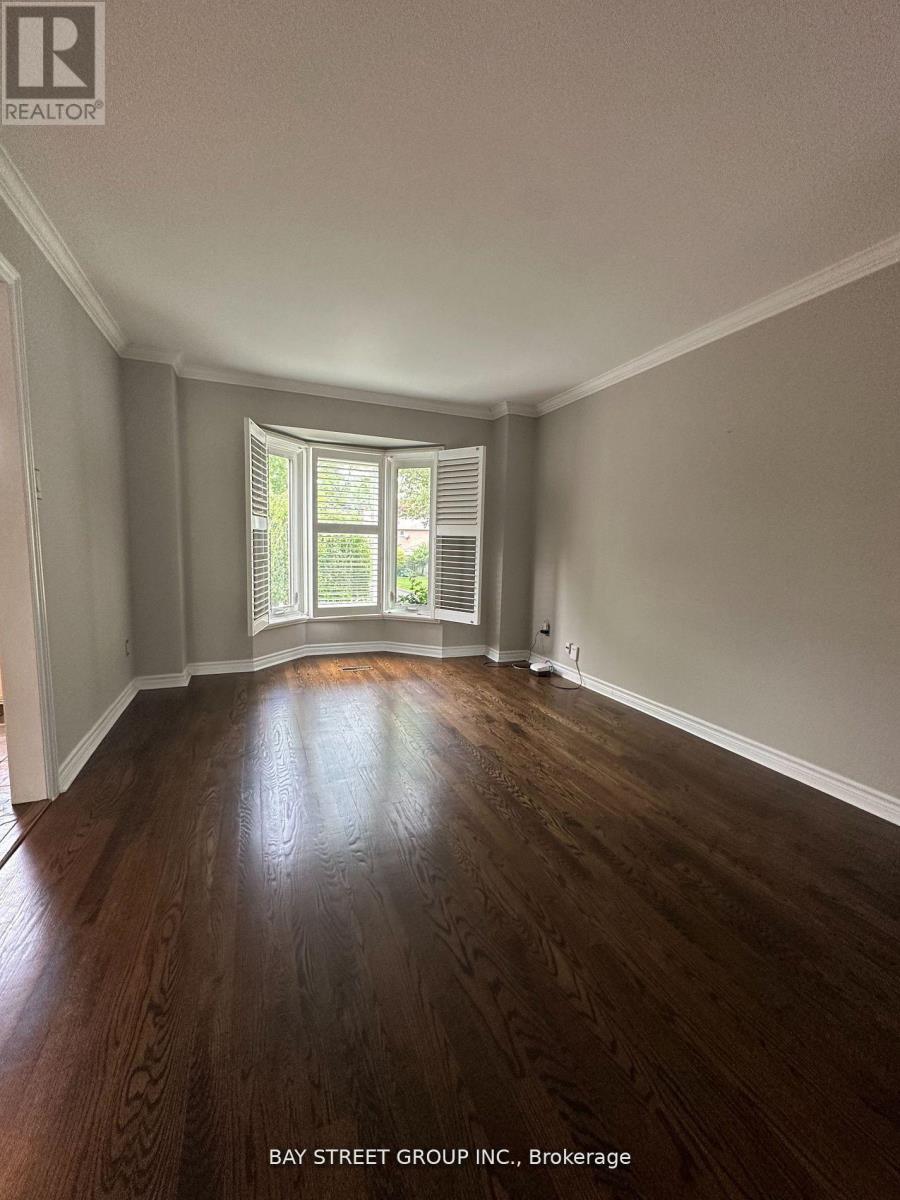 9 Chadburn Crescent, Aurora, ON - Indoor Photo Showing Other Room