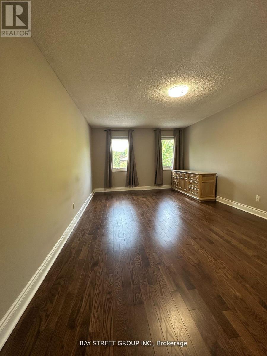 9 Chadburn Crescent, Aurora, ON - Indoor