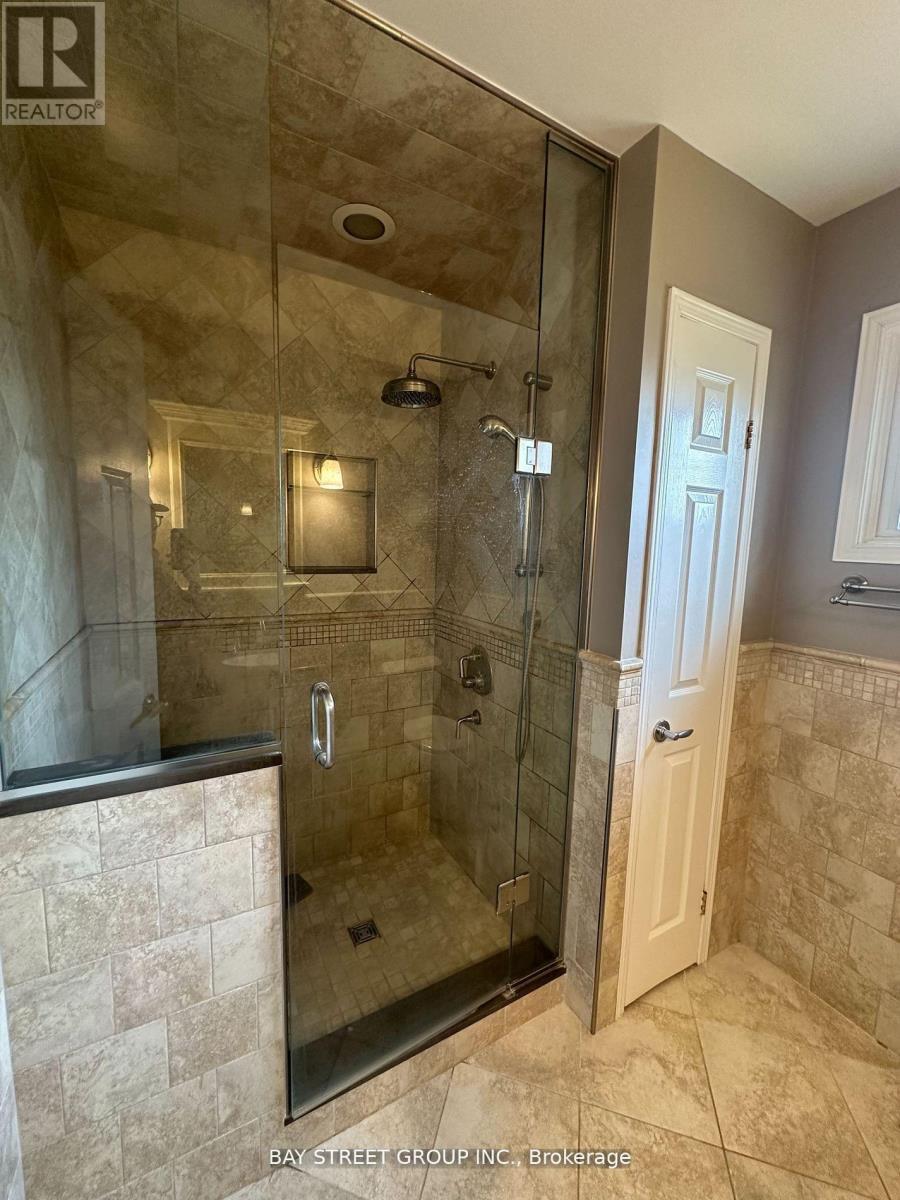 9 Chadburn Crescent, Aurora, ON - Indoor Photo Showing Bathroom