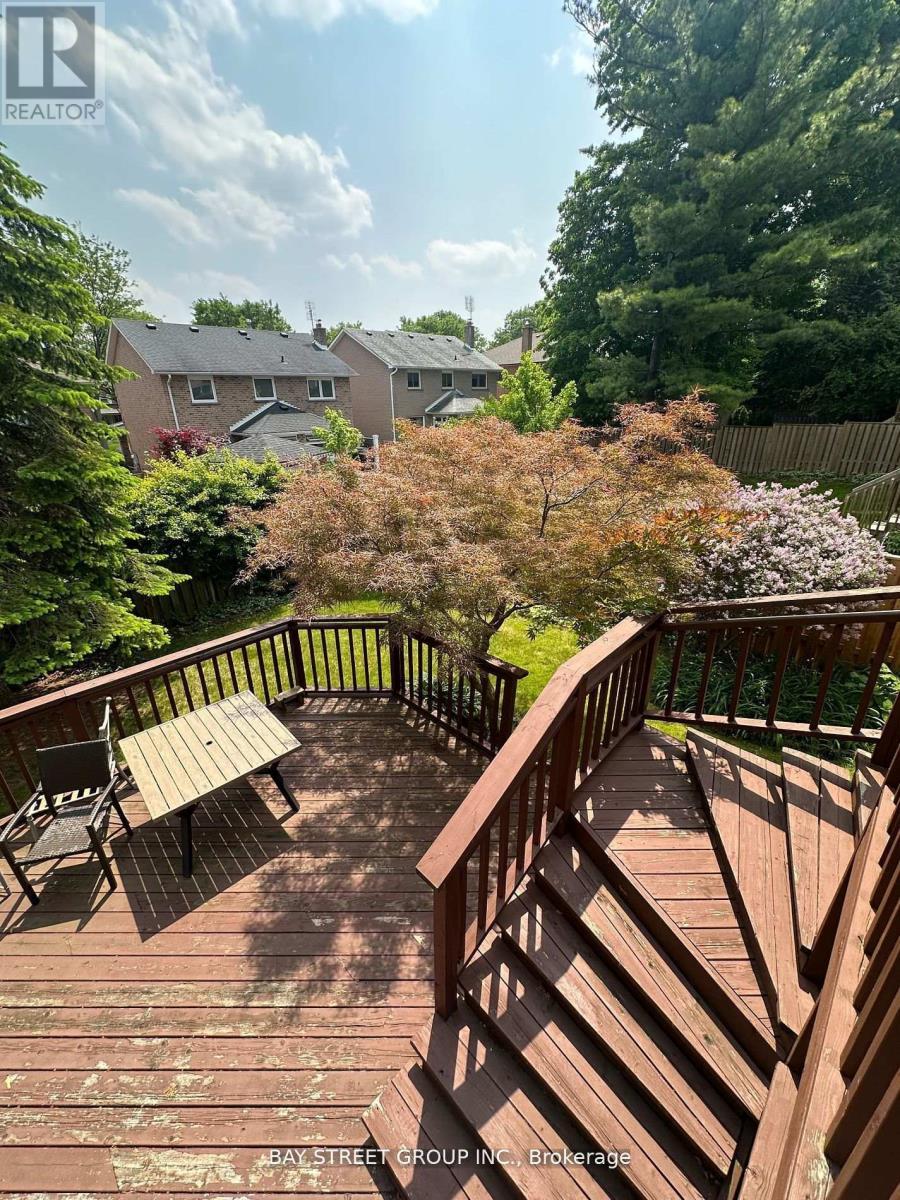 9 Chadburn Crescent, Aurora, ON - Outdoor With Exterior