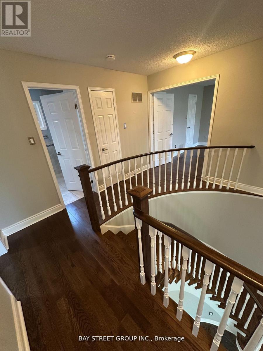 9 Chadburn Crescent, Aurora, ON - Indoor Photo Showing Other Room