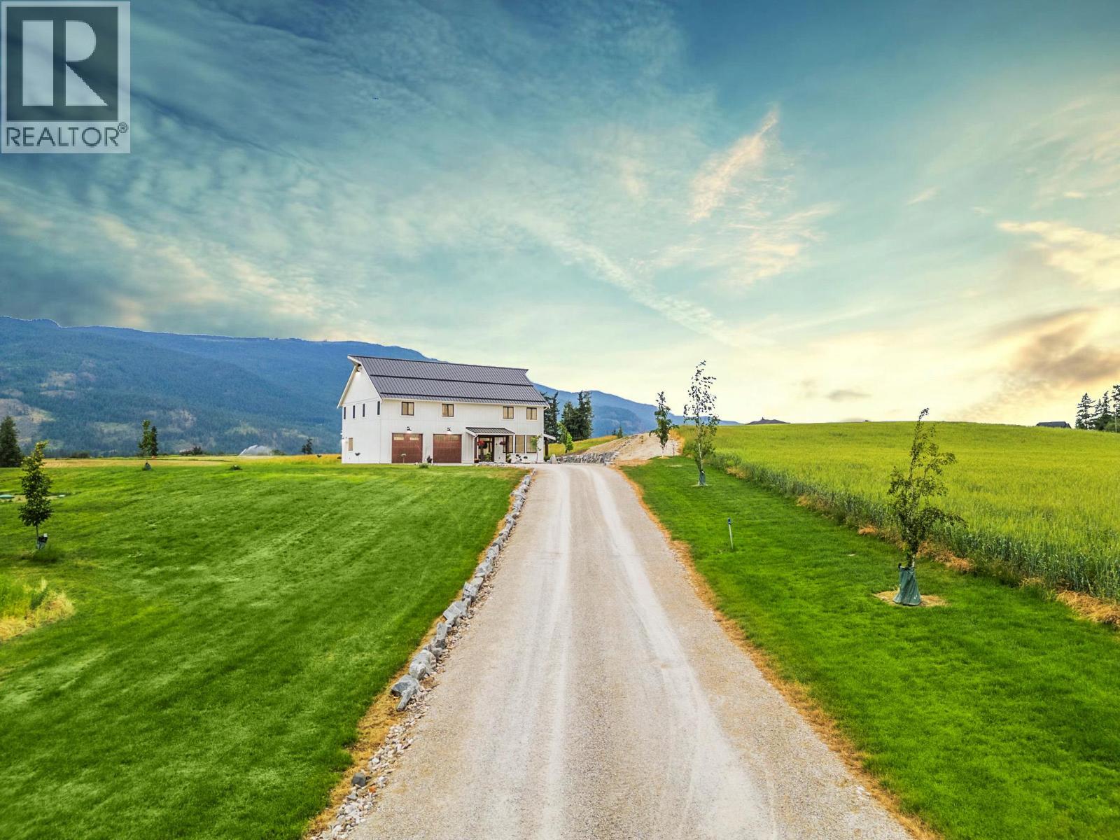 2589 Young Road, Spallumcheen, BC - Outdoor With View