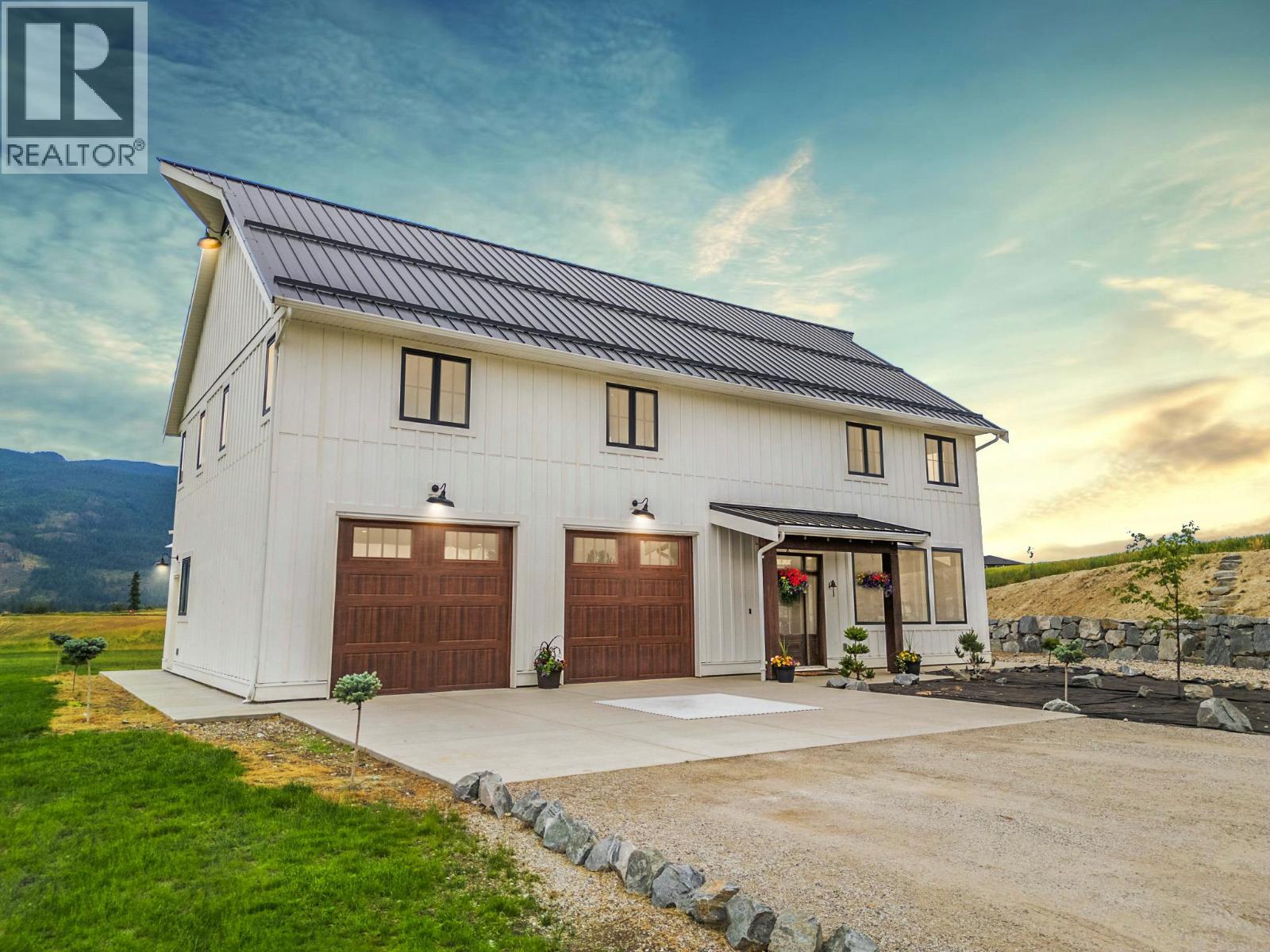 2589 Young Road, Spallumcheen, BC - Outdoor