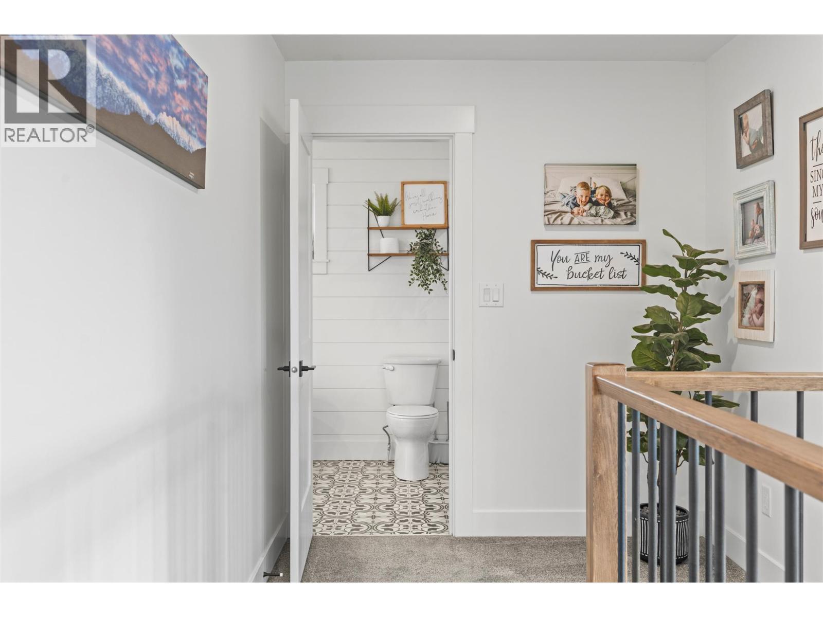 2589 Young Road, Spallumcheen, BC - Indoor Photo Showing Other Room