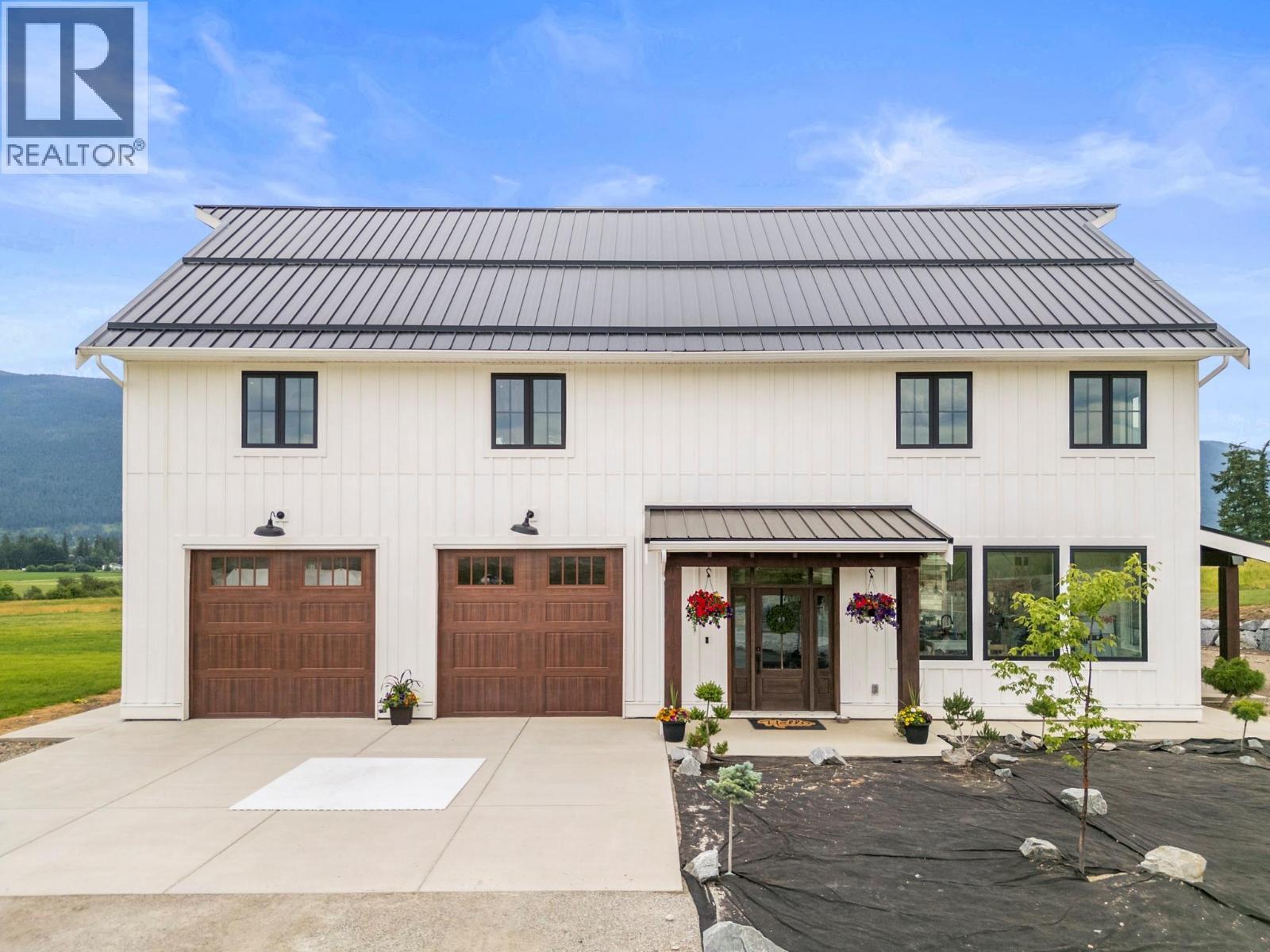 2589 Young Road, Spallumcheen, BC - Outdoor