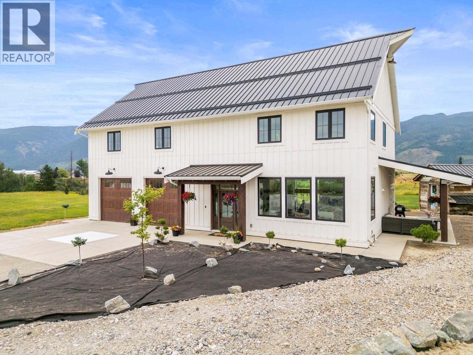 2589 Young Road, Spallumcheen, BC - Outdoor