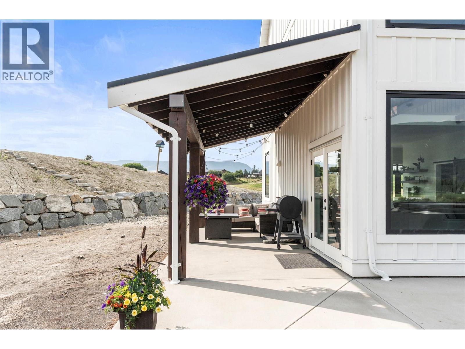 2589 Young Road, Spallumcheen, BC - Outdoor