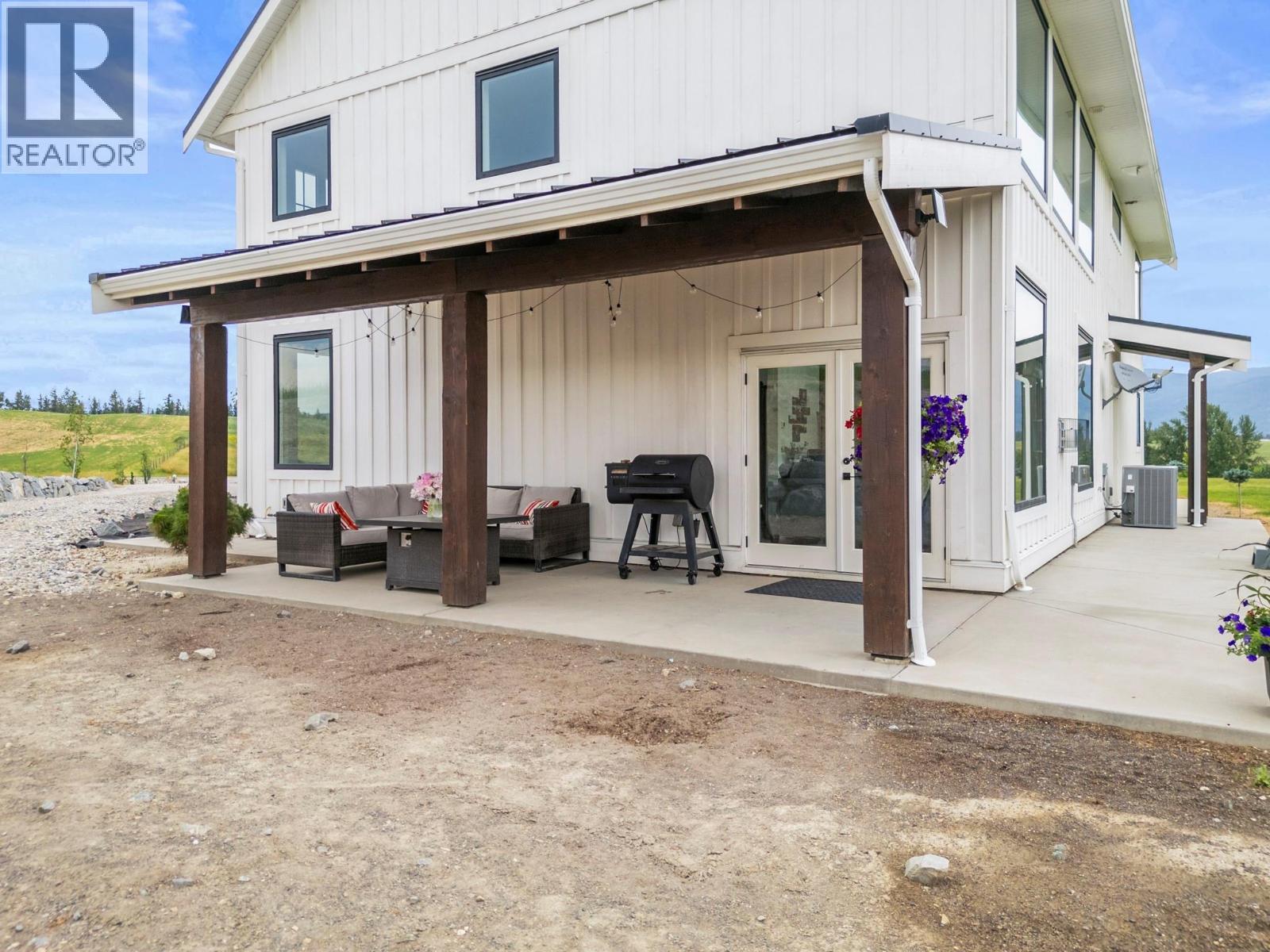 2589 Young Road, Spallumcheen, BC - Outdoor