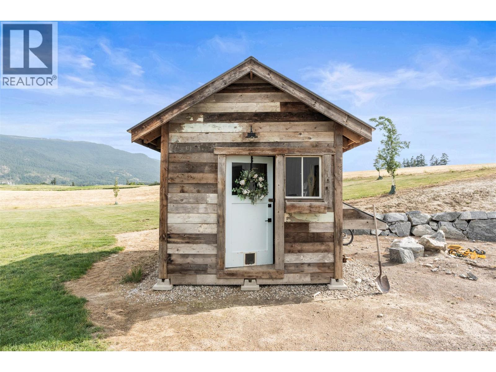 2589 Young Road, Spallumcheen, BC - Outdoor