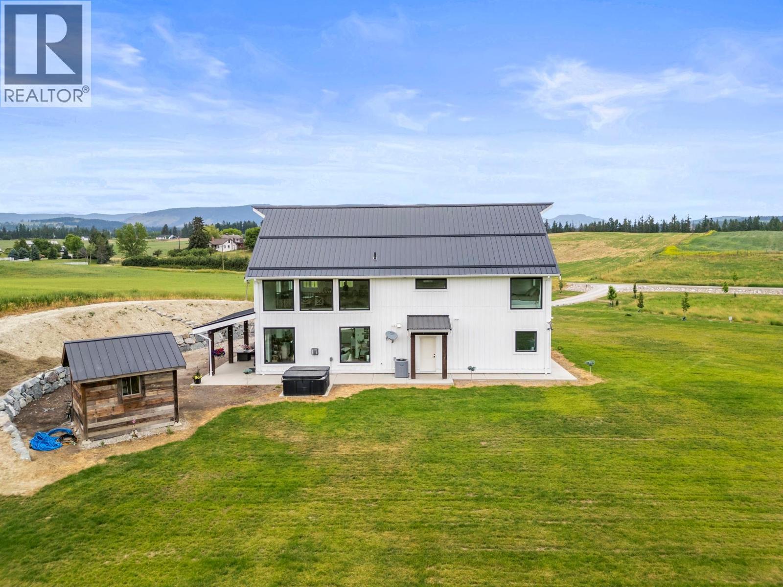 2589 Young Road, Spallumcheen, BC - Outdoor With View