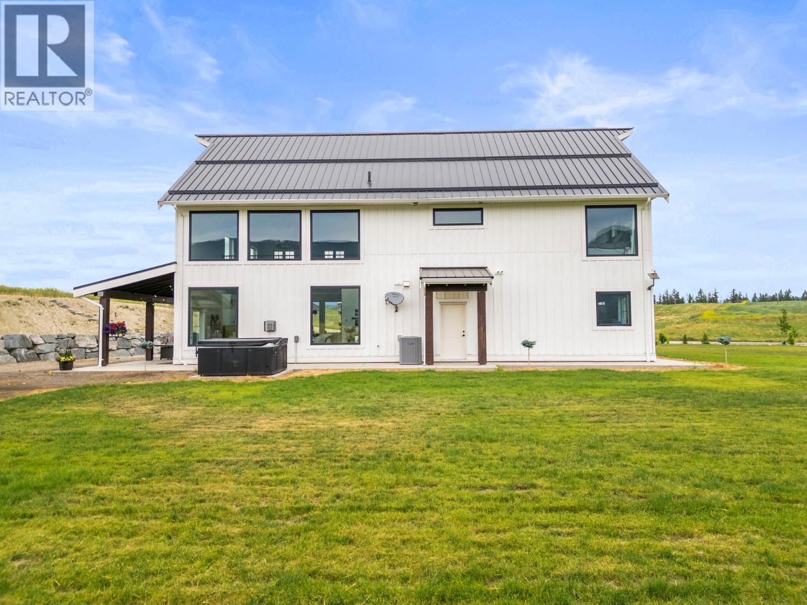 2589 Young Road, Spallumcheen, BC - Outdoor