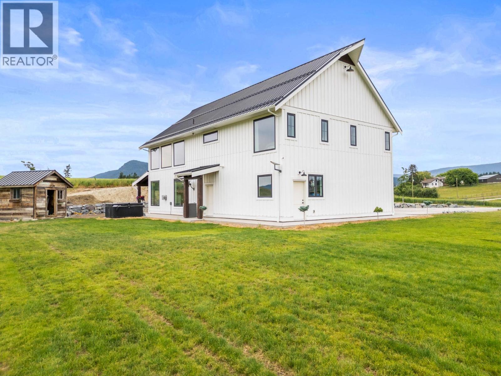 2589 Young Road, Spallumcheen, BC - Outdoor