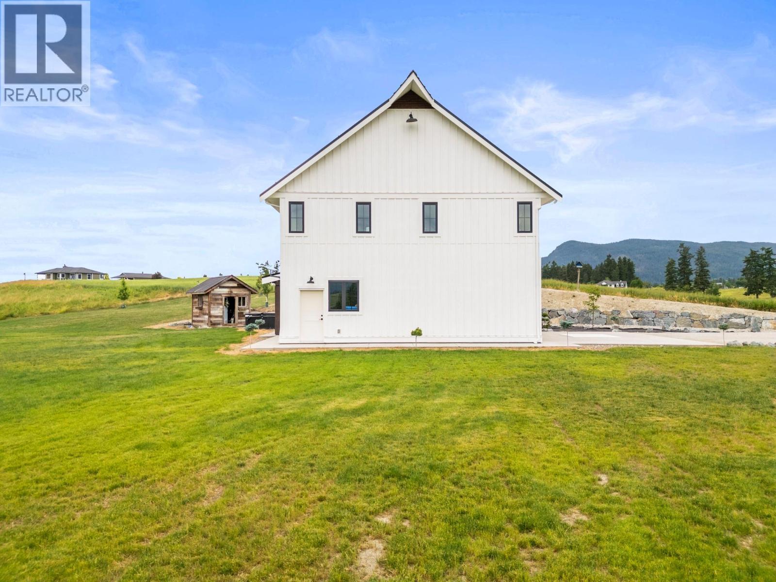 2589 Young Road, Spallumcheen, BC - Outdoor With View