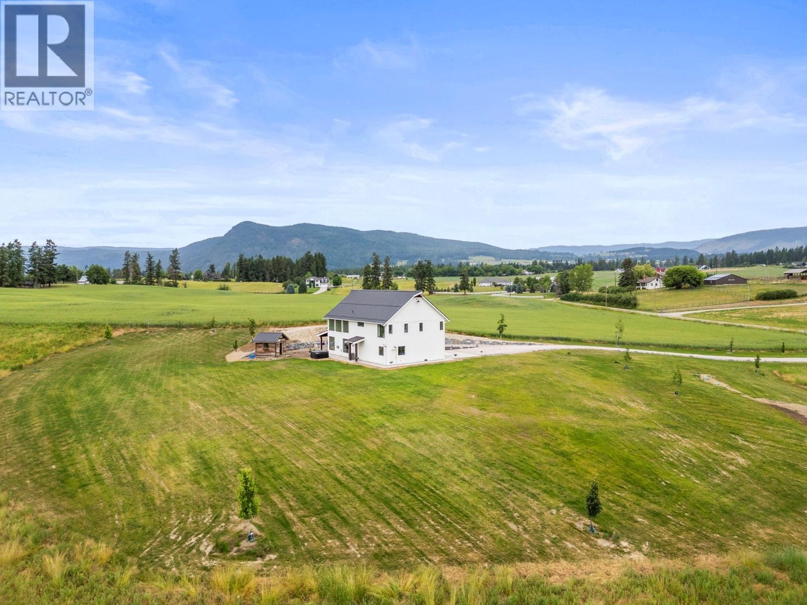 2589 Young Road, Spallumcheen, BC - Outdoor With View