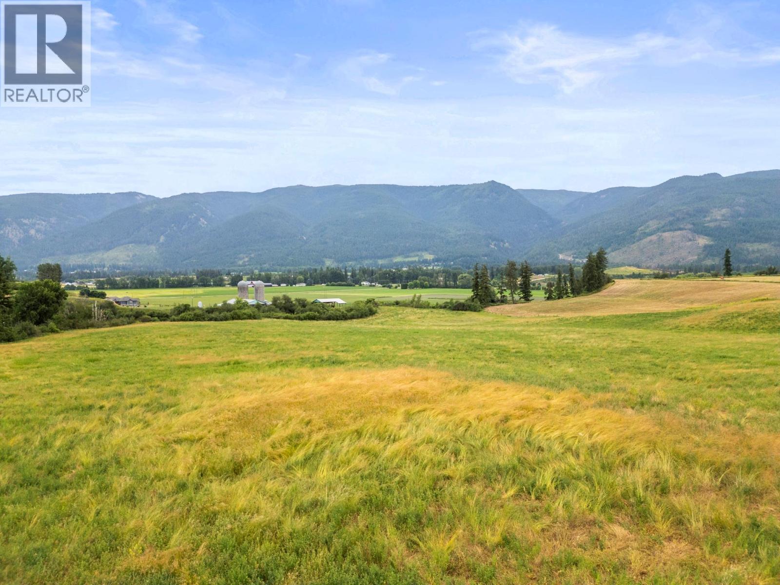 2589 Young Road, Spallumcheen, BC - Outdoor With View