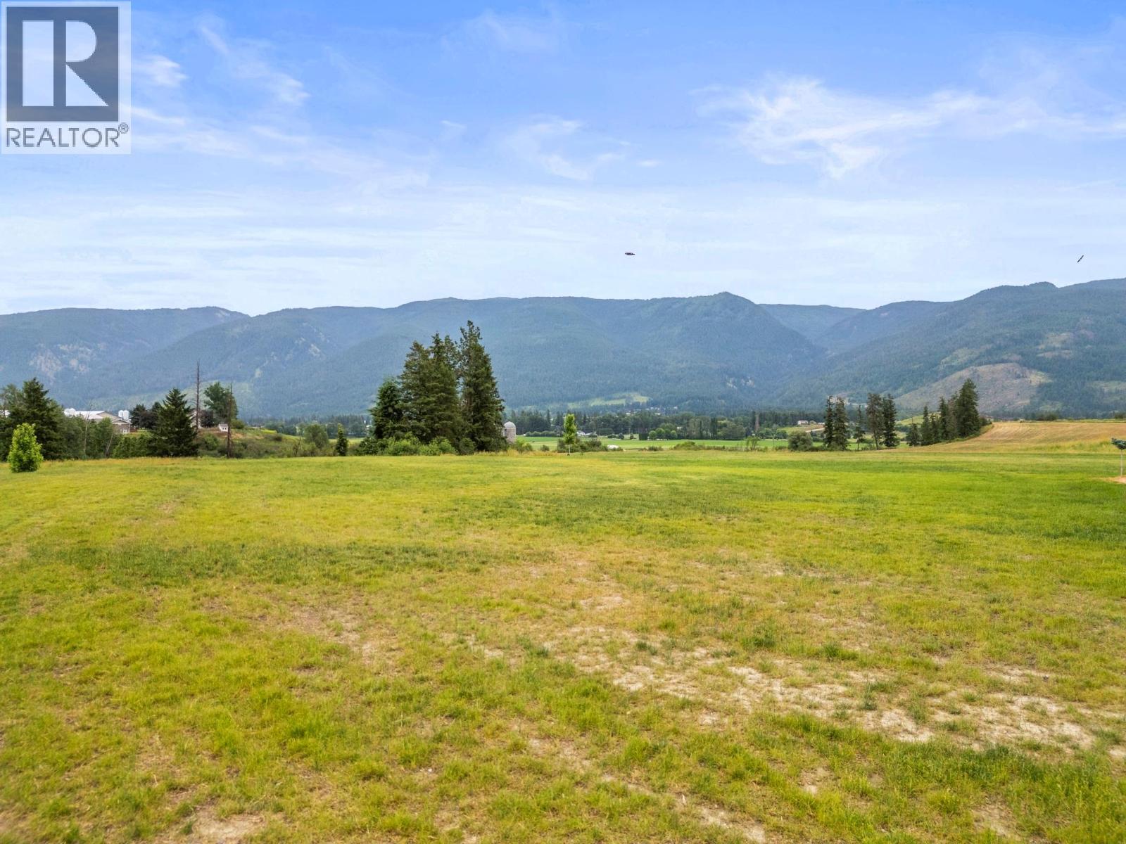 2589 Young Road, Spallumcheen, BC - Outdoor With View