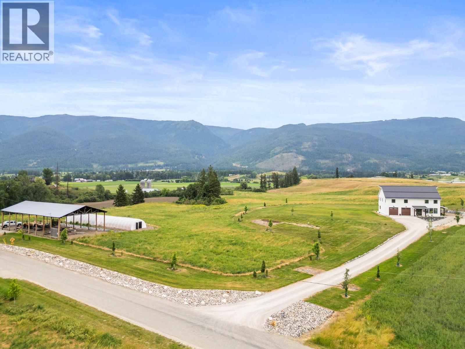 2589 Young Road, Spallumcheen, BC - Outdoor With View