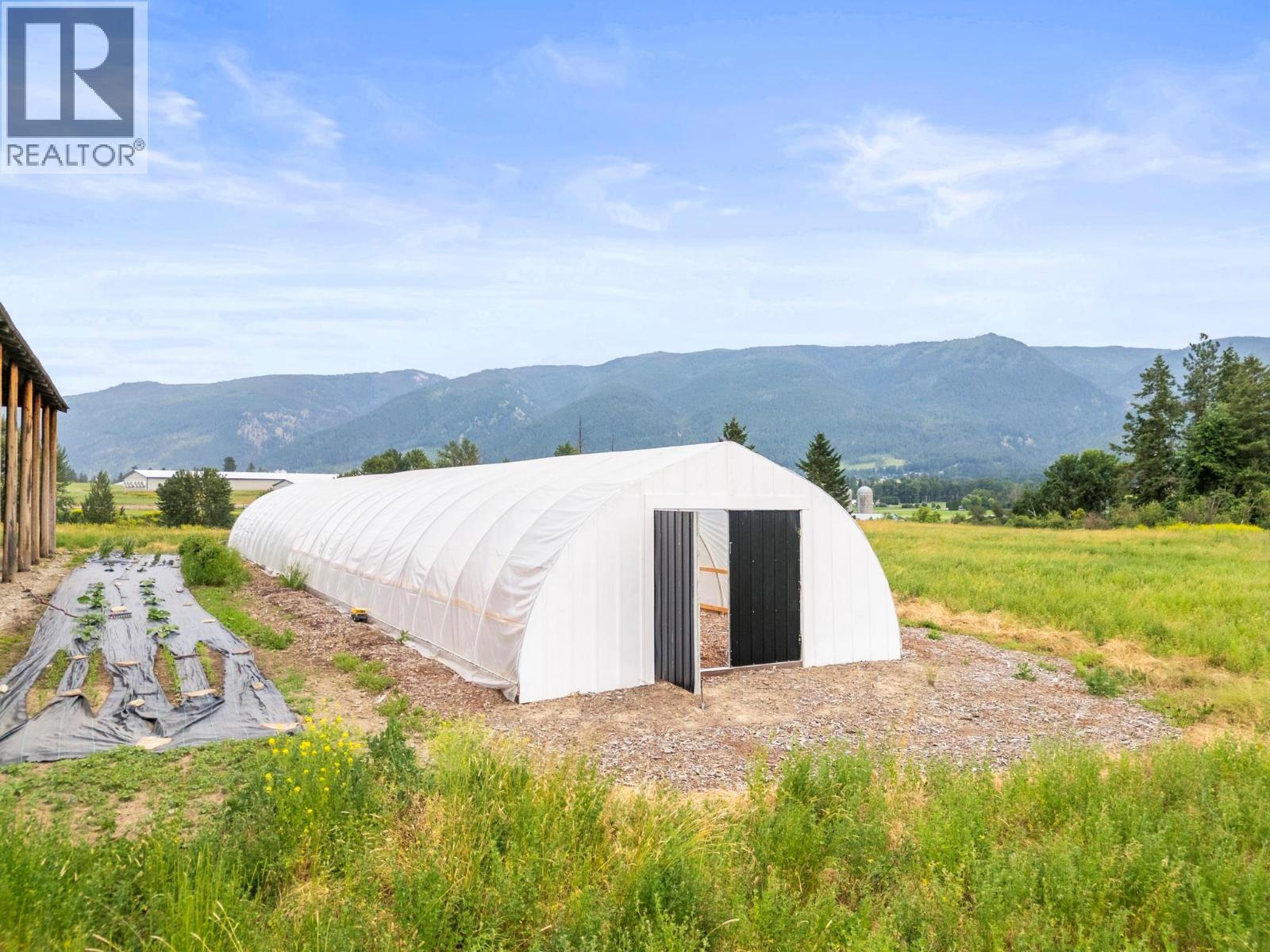 2589 Young Road, Spallumcheen, BC - Outdoor With View