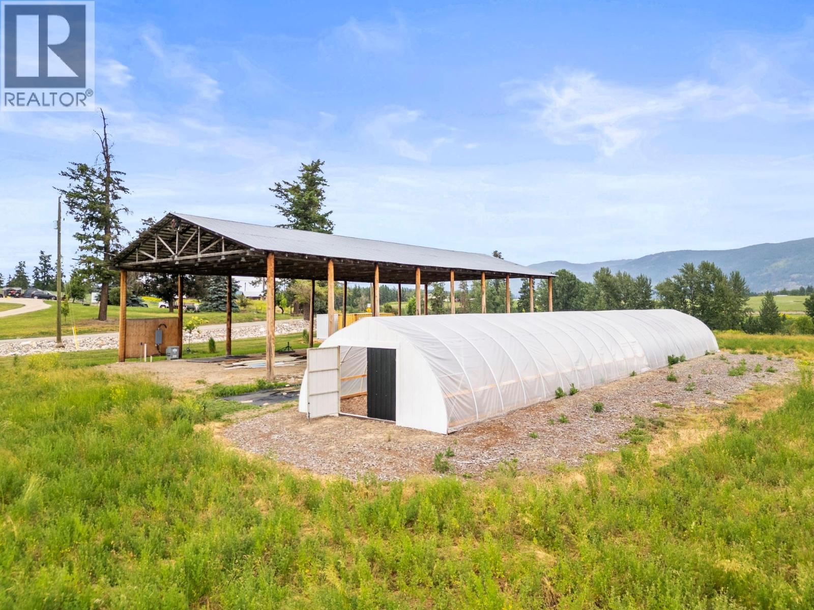 2589 Young Road, Spallumcheen, BC - Outdoor