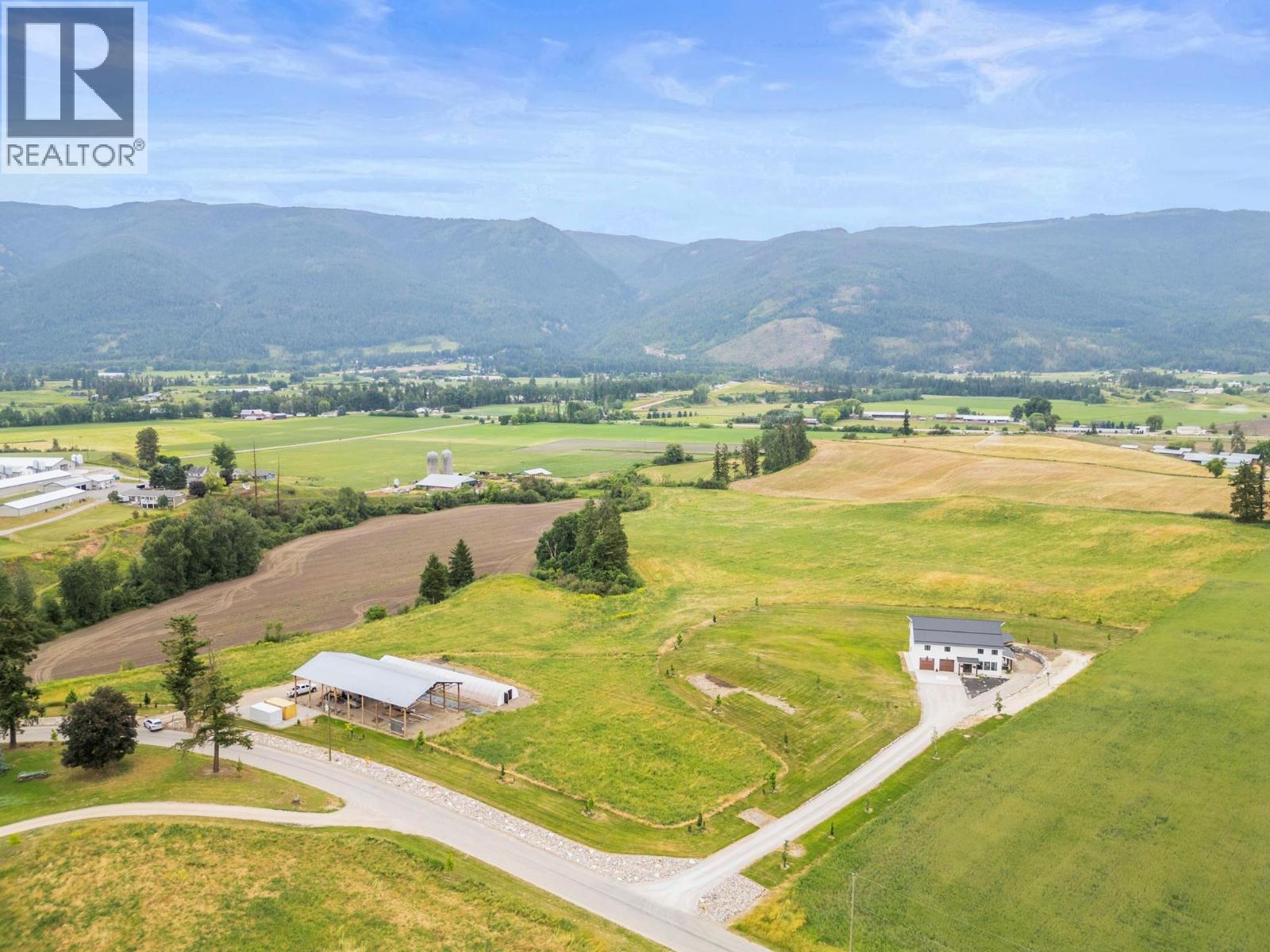 2589 Young Road, Spallumcheen, BC - Outdoor With View