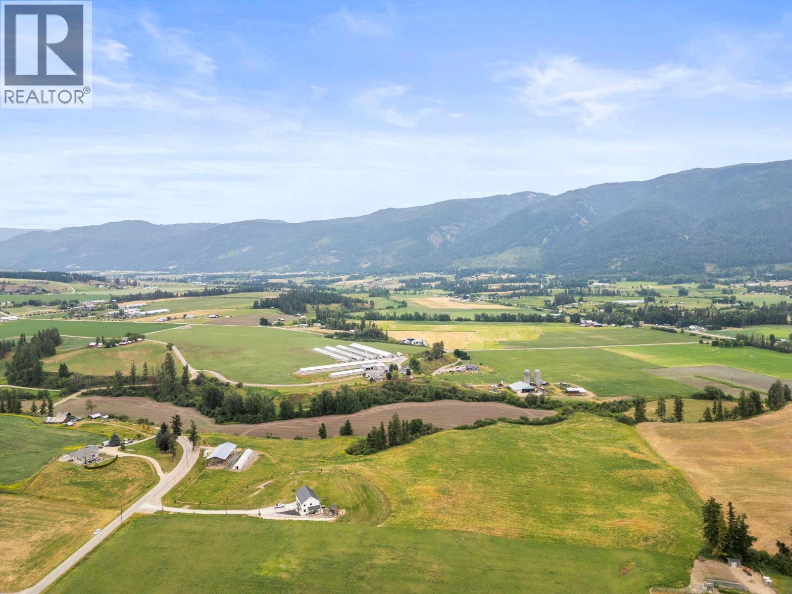 2589 Young Road, Spallumcheen, BC - Outdoor With View