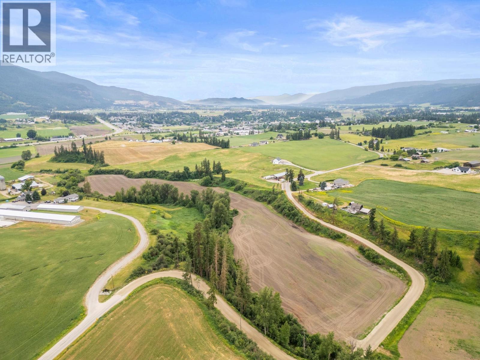 2589 Young Road, Spallumcheen, BC - Outdoor With View