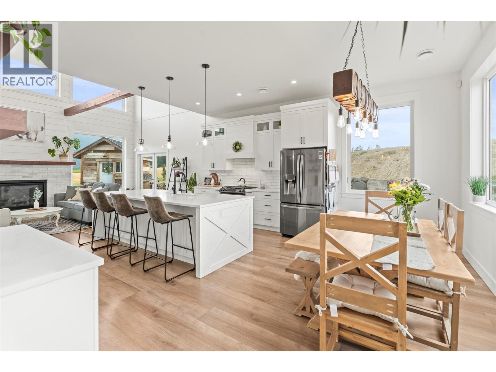 2589 Young Road, Spallumcheen, BC - Indoor