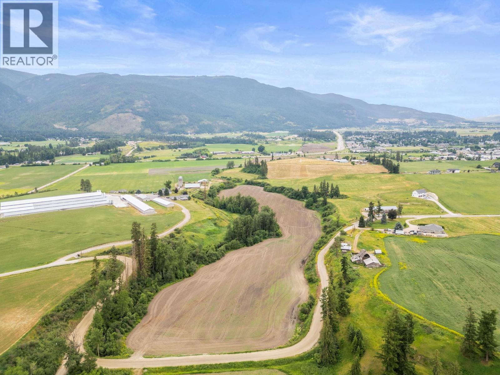 2589 Young Road, Spallumcheen, BC - Outdoor With View