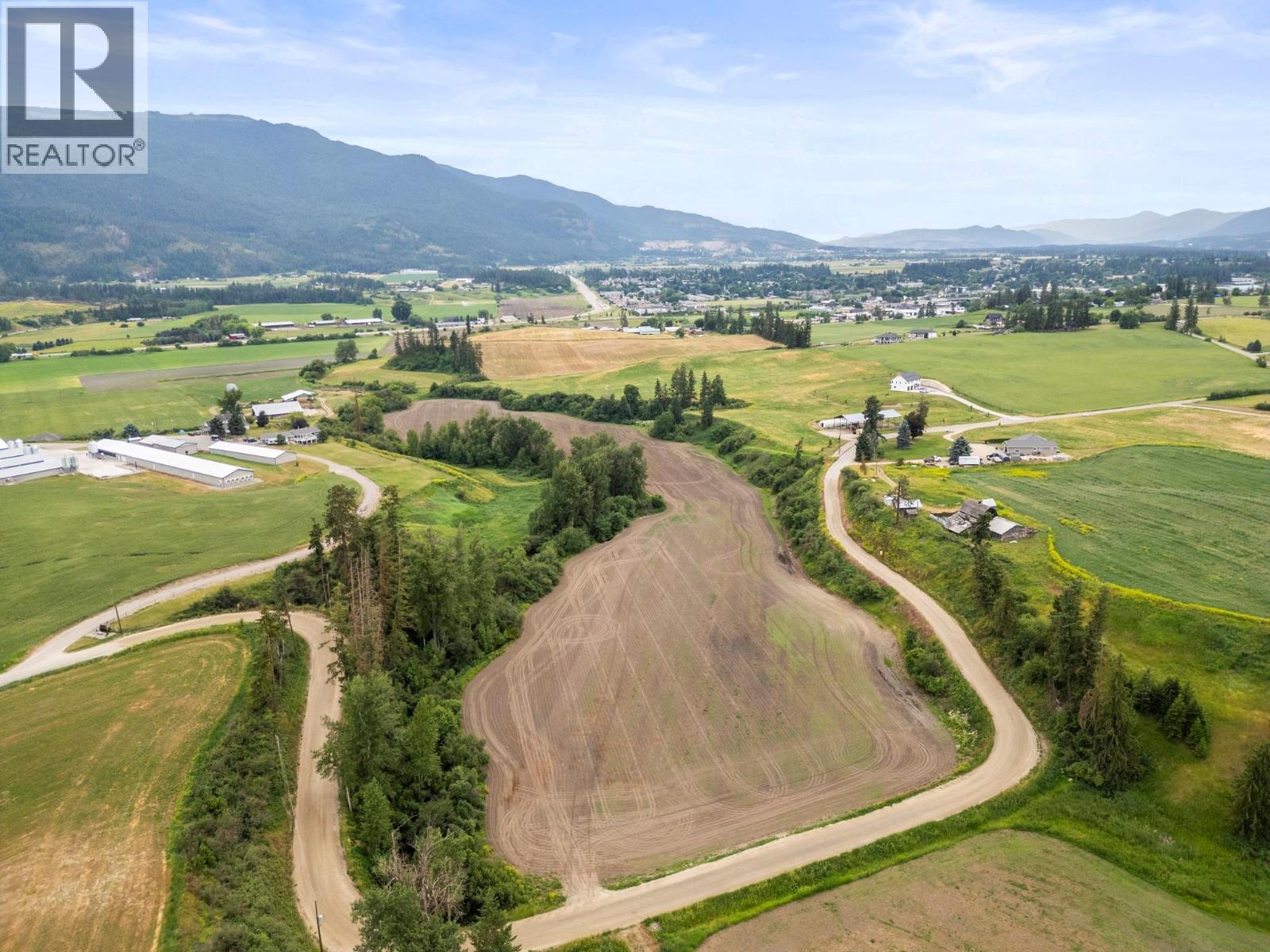 2589 Young Road, Spallumcheen, BC - Outdoor With View