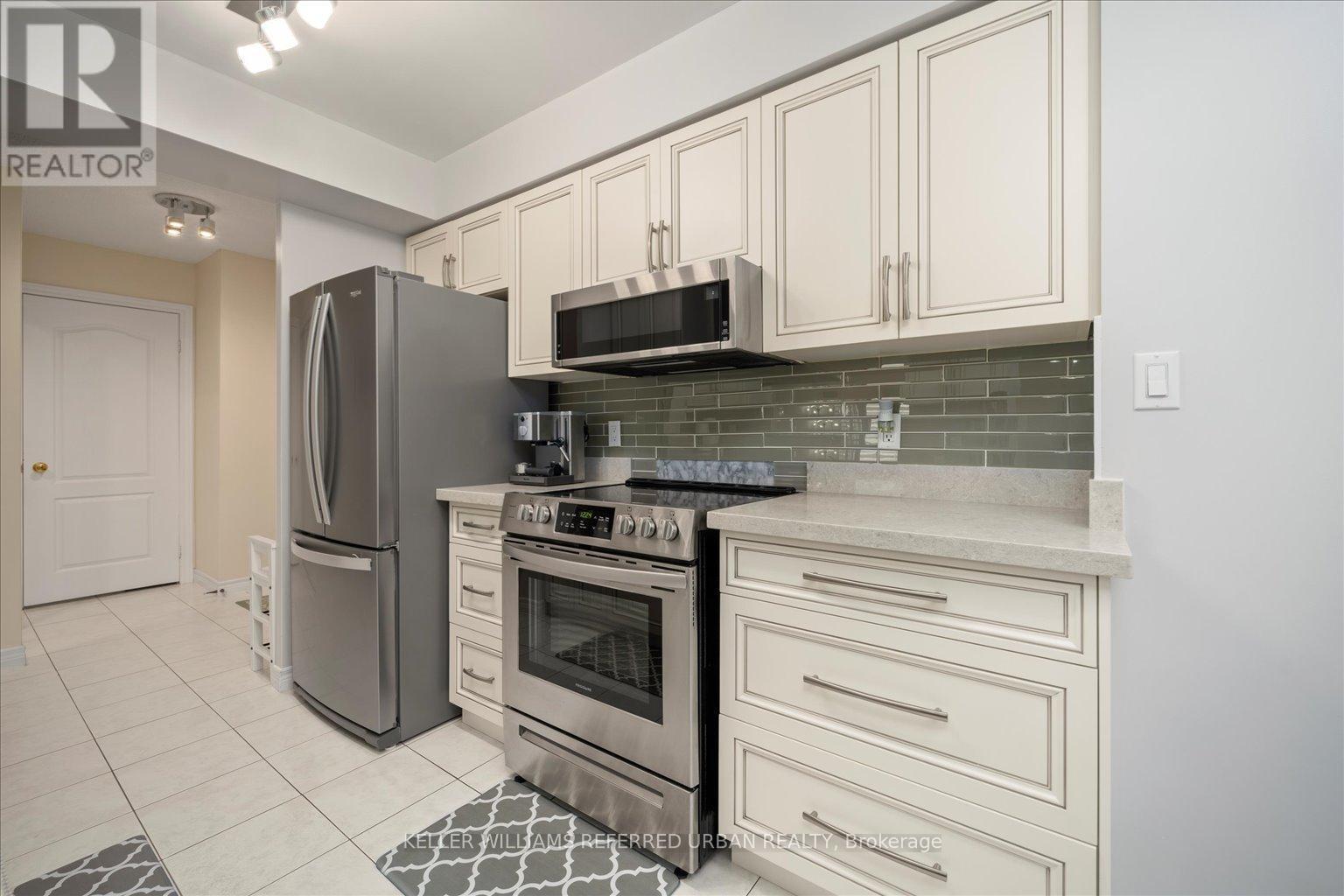 308 - 88 Grandview Way, Toronto, ON - Indoor Photo Showing Kitchen