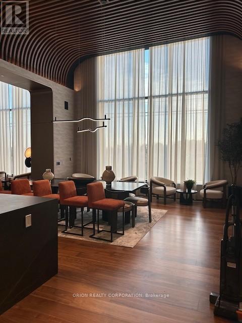 2004 - 3240 William Coltson Avenue, Oakville, ON - Indoor