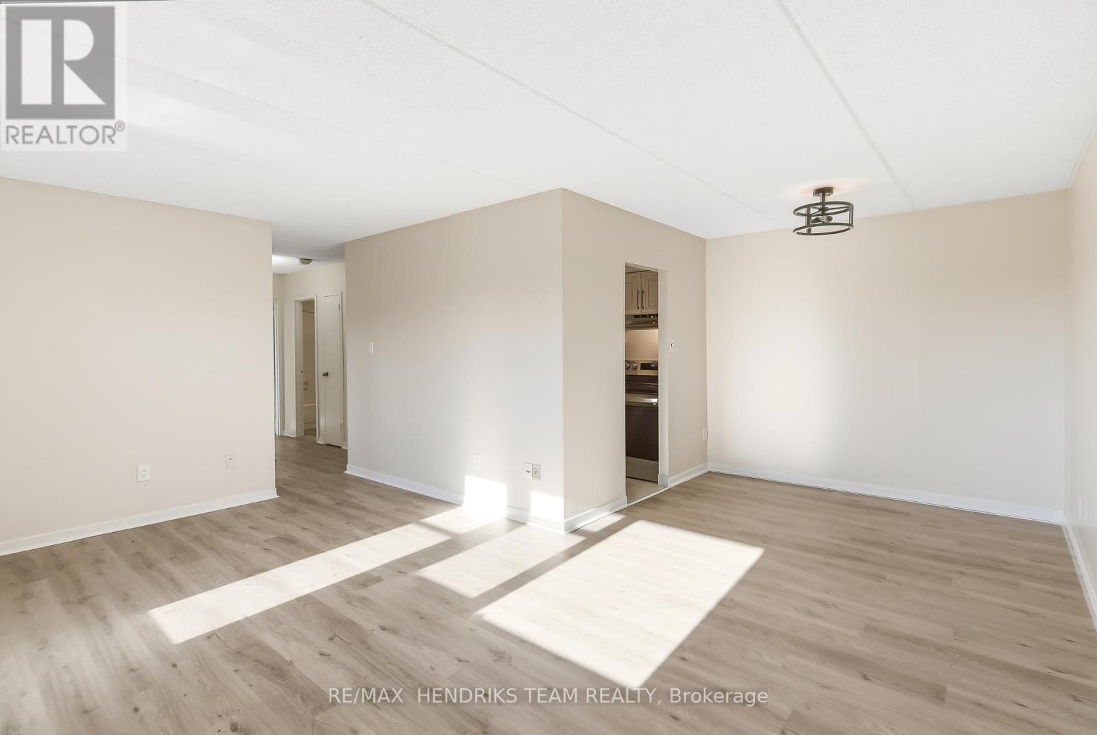 417 - 196 Scott Street, St. Catharines (Fairview), ON - Indoor Photo Showing Other Room