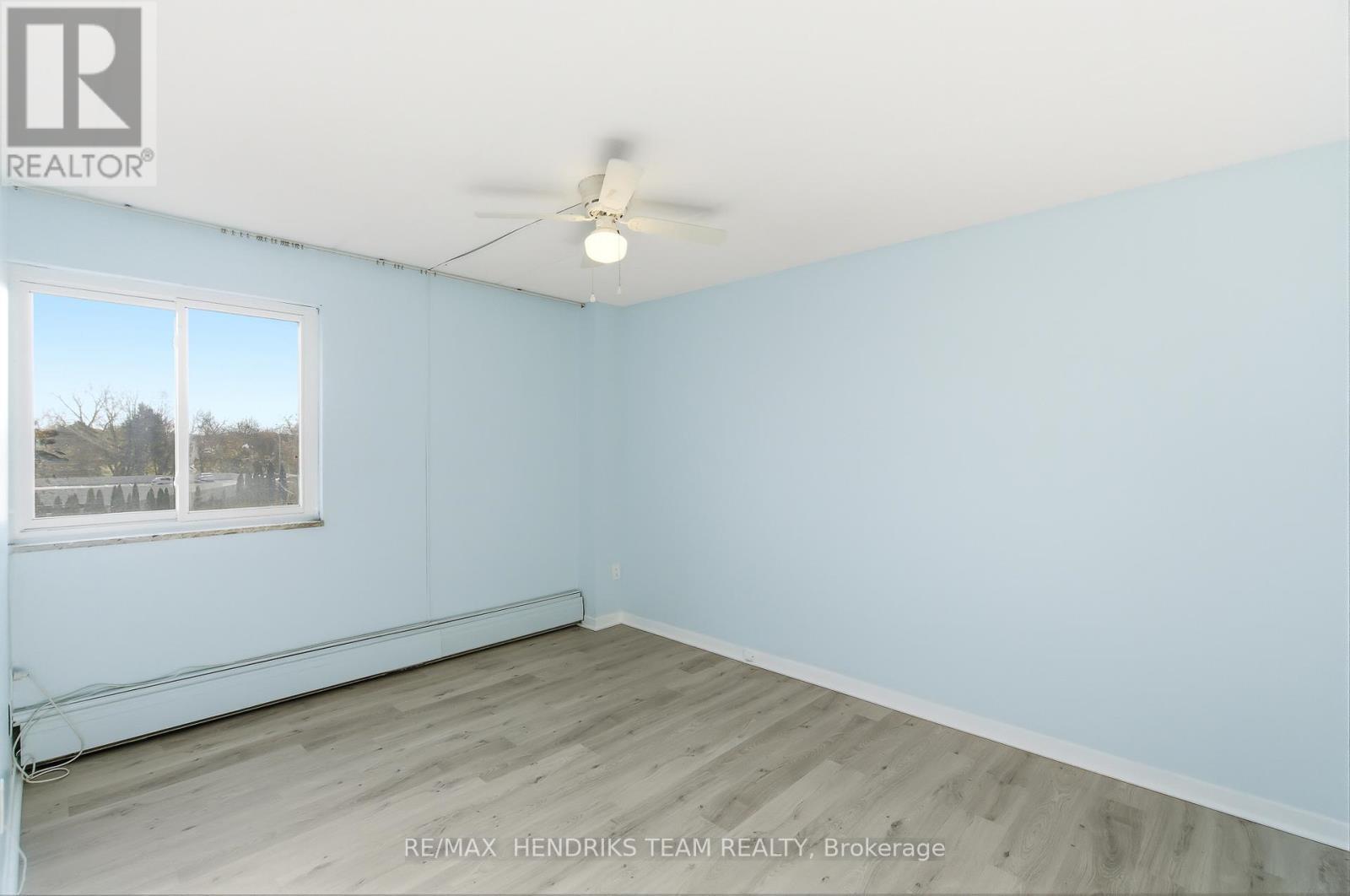 417 - 196 Scott Street, St. Catharines (Fairview), ON - Indoor Photo Showing Other Room