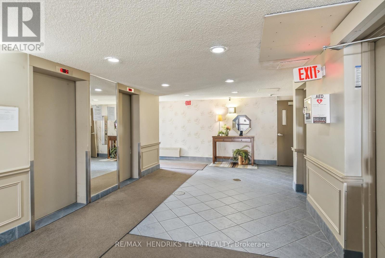 417 - 196 Scott Street, St. Catharines (Fairview), ON - Indoor Photo Showing Other Room