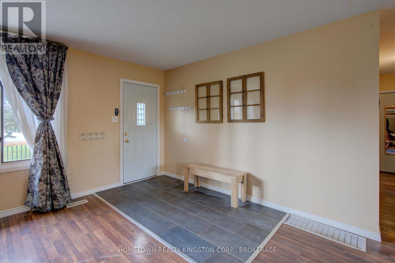 5314-5316 Highway 38, Frontenac (Frontenac South), ON - Indoor Photo Showing Other Room