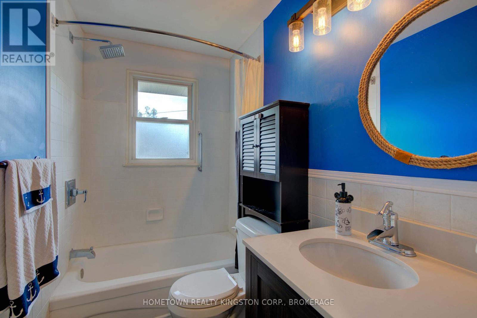 5314-5316 Highway 38, Frontenac (Frontenac South), ON - Indoor Photo Showing Bathroom
