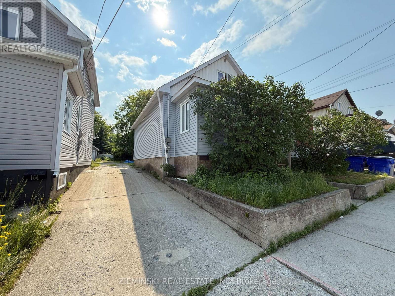 148 Pine Street N, Timmins (Tne - Hill District), ON - Outdoor