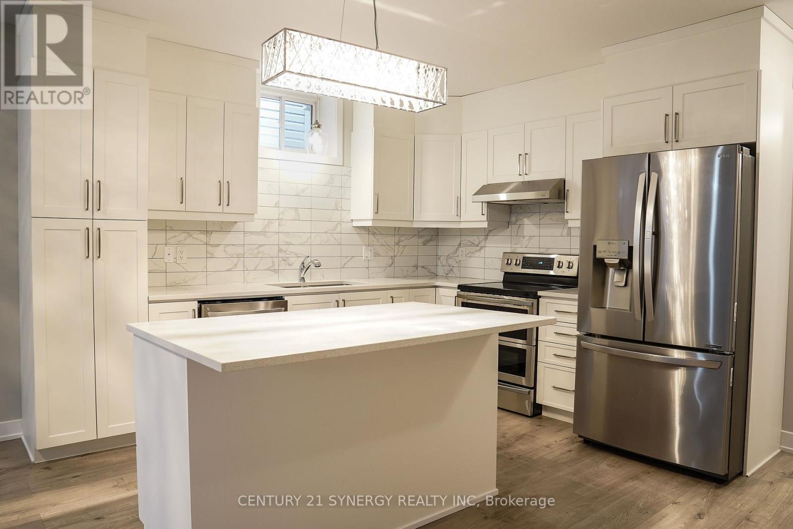 B - 272 Moisson Street, Russell, ON - Indoor Photo Showing Kitchen With Upgraded Kitchen