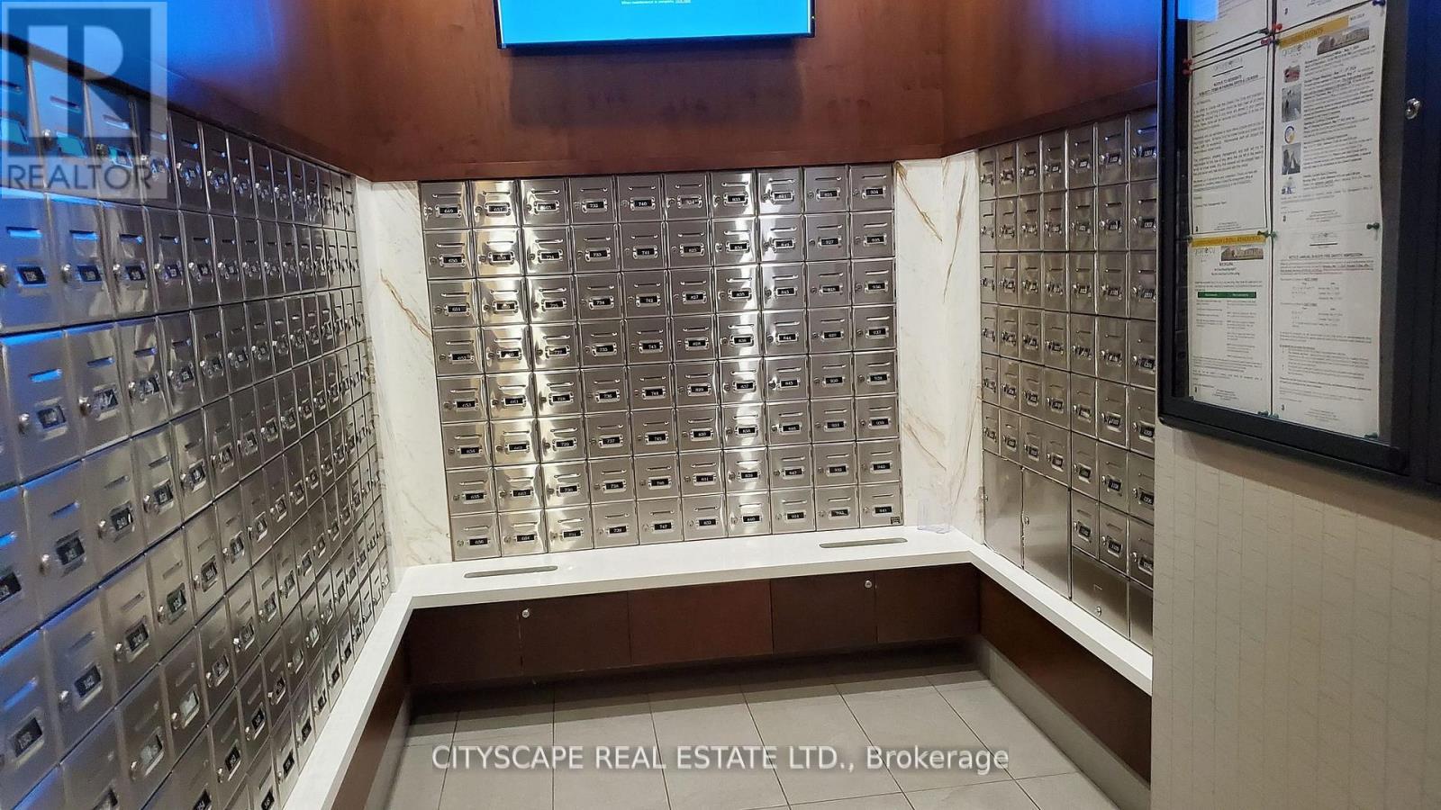 423 - 525 Wilson Avenue, Toronto, ON - Indoor Photo Showing Other Room