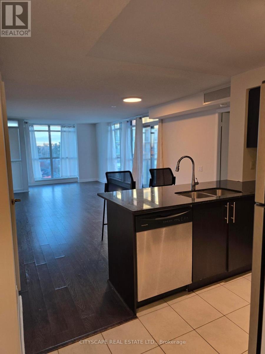 423 - 525 Wilson Avenue, Toronto, ON - Indoor Photo Showing Kitchen