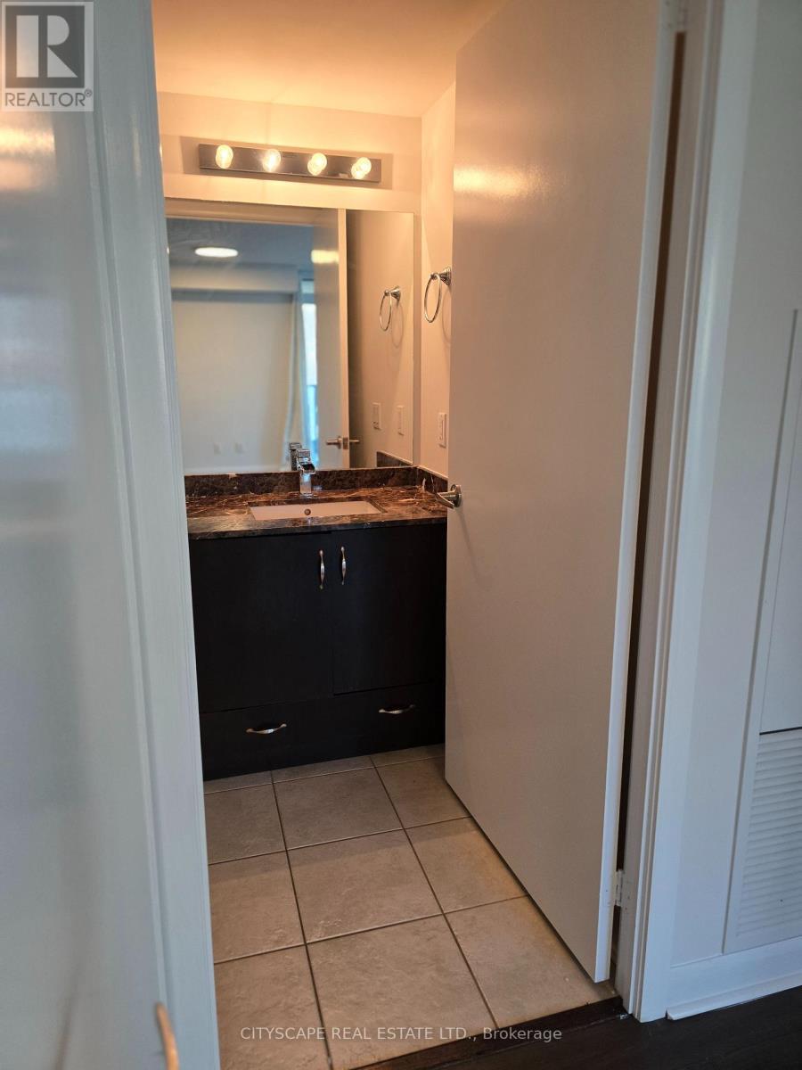 423 - 525 Wilson Avenue, Toronto, ON - Indoor Photo Showing Bathroom