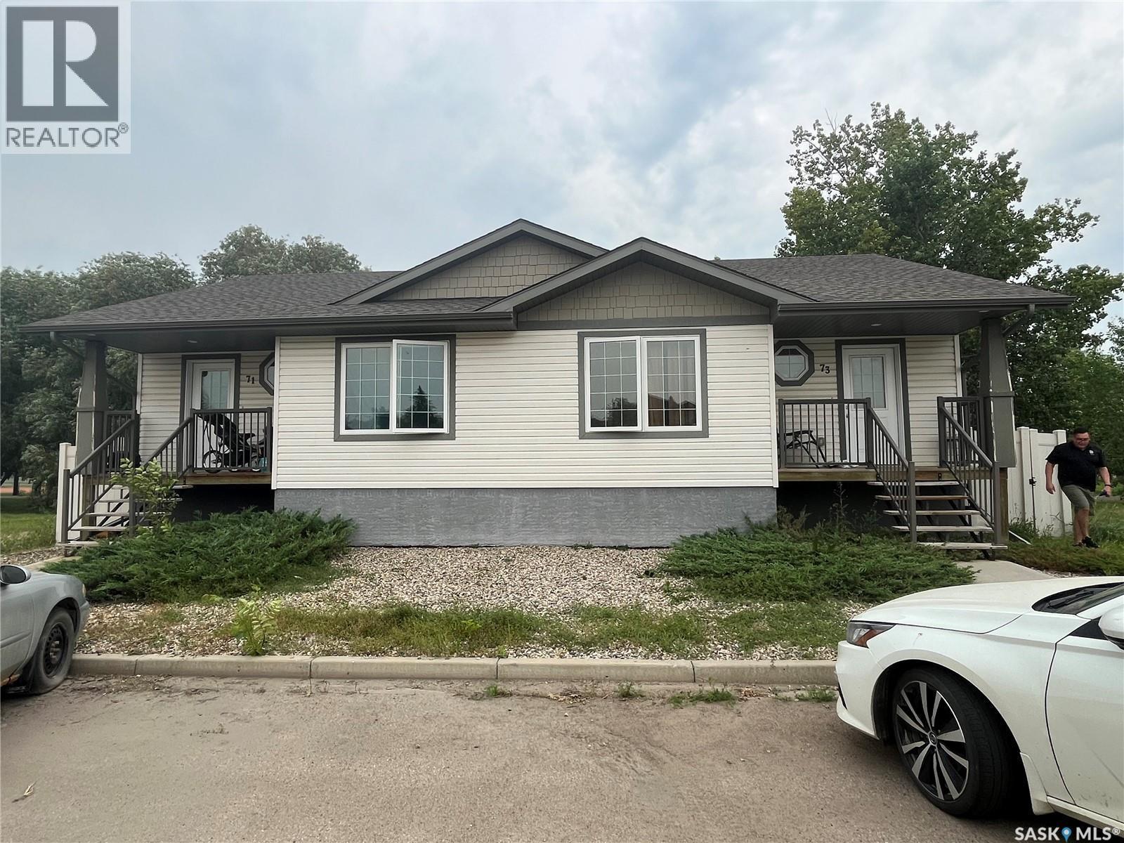 11 73 Cameron Way, Yorkton, SK - Outdoor