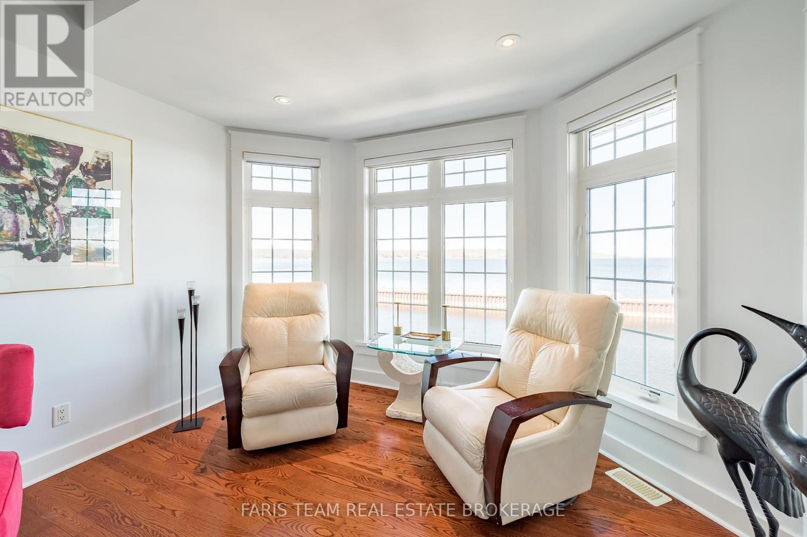 12 - 155 William Street, Midland, ON - Indoor Photo Showing Living Room