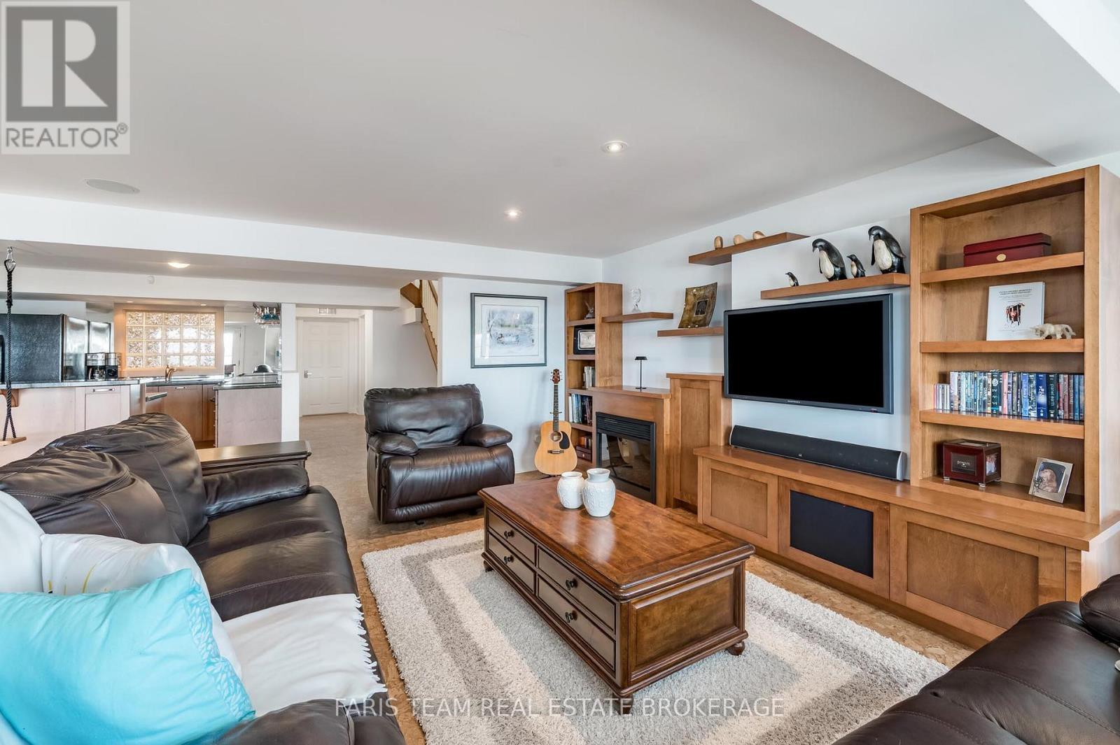 12 - 155 William Street, Midland, ON - Indoor Photo Showing Living Room