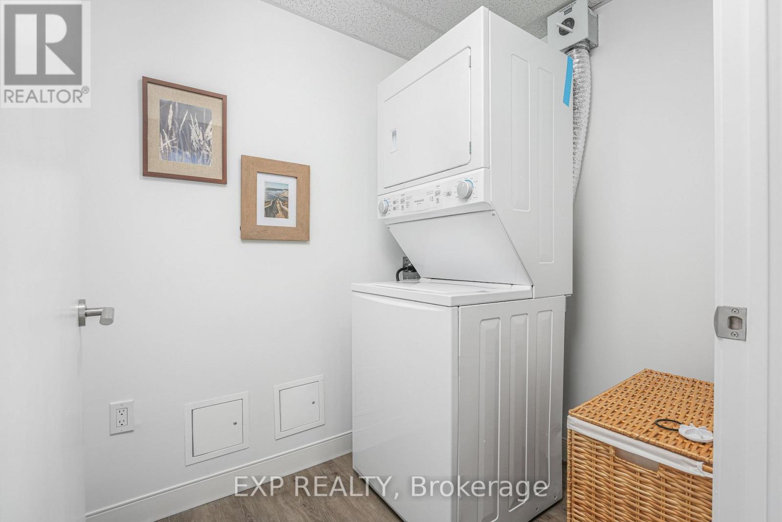 Ensuite Laundry - Th2 - 100 Manett Crescent, Brampton, ON