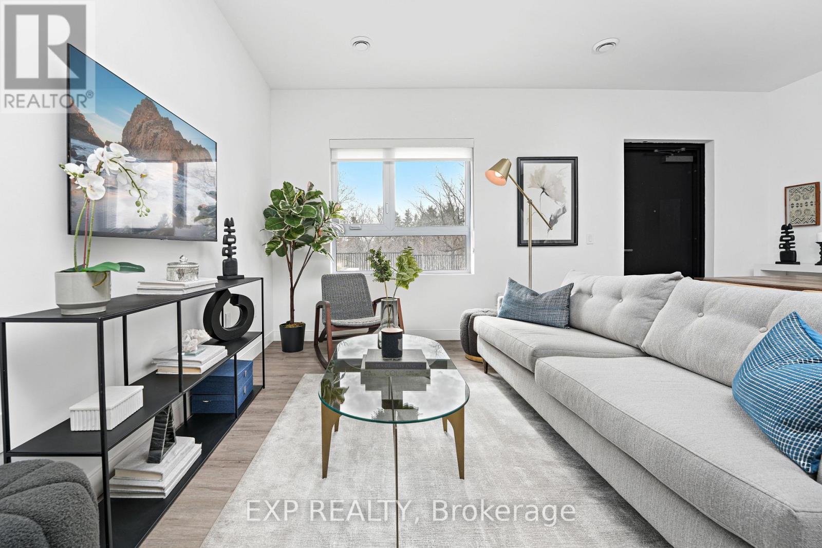 Living Area - Th2 - 100 Manett Crescent, Brampton, ON