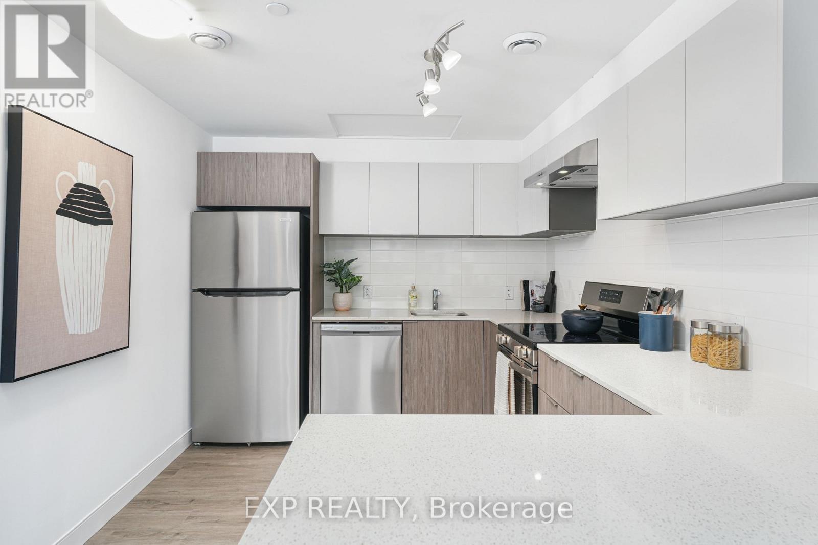 Kitchen - Th2 - 100 Manett Crescent, Brampton, ON