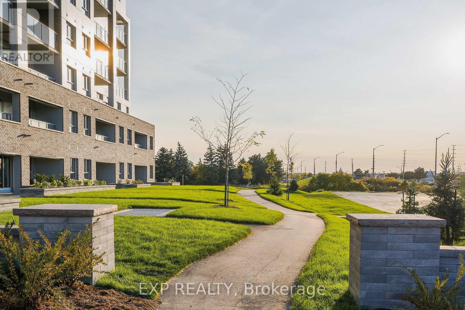 Building Exterior - Th2 - 100 Manett Crescent, Brampton, ON