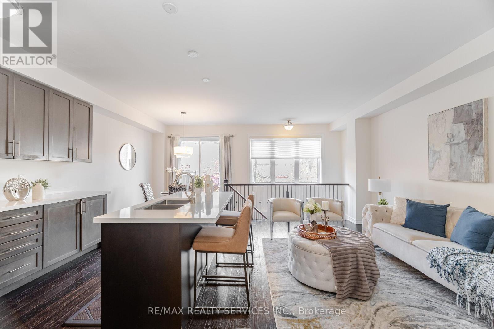 15 Vinewood Road, Caledon, ON - Indoor Photo Showing Other Room