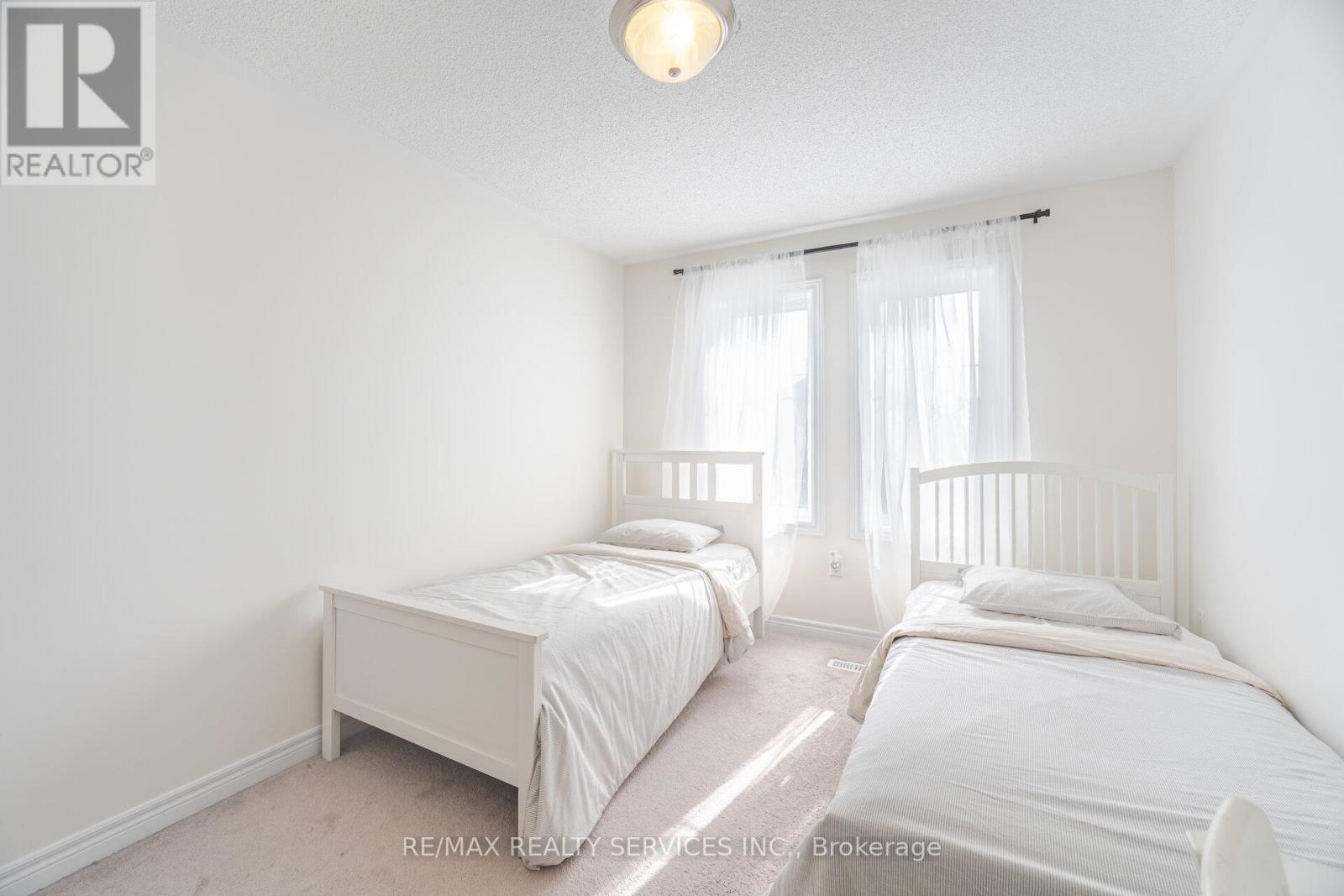 15 Vinewood Road, Caledon, ON - Indoor Photo Showing Bedroom